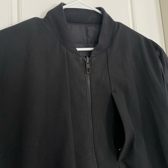Lululemon Men’s About-Face Bomber Jacket - Picture 5 of 6